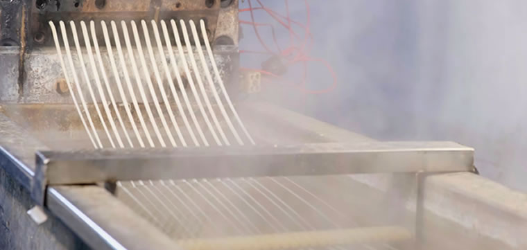 製造業（電⼦・⾷品・⾃動⾞・化学）